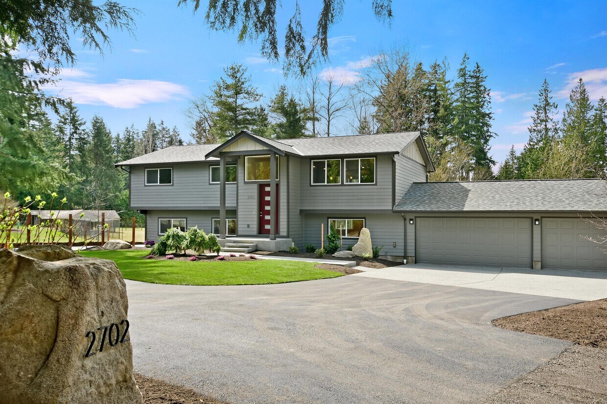 2702 118th St SE, Everett, WA 98208 House for Rent in Everett, WA