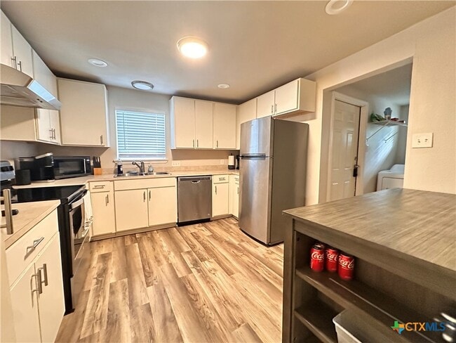 Building Photo - 511 McKie St