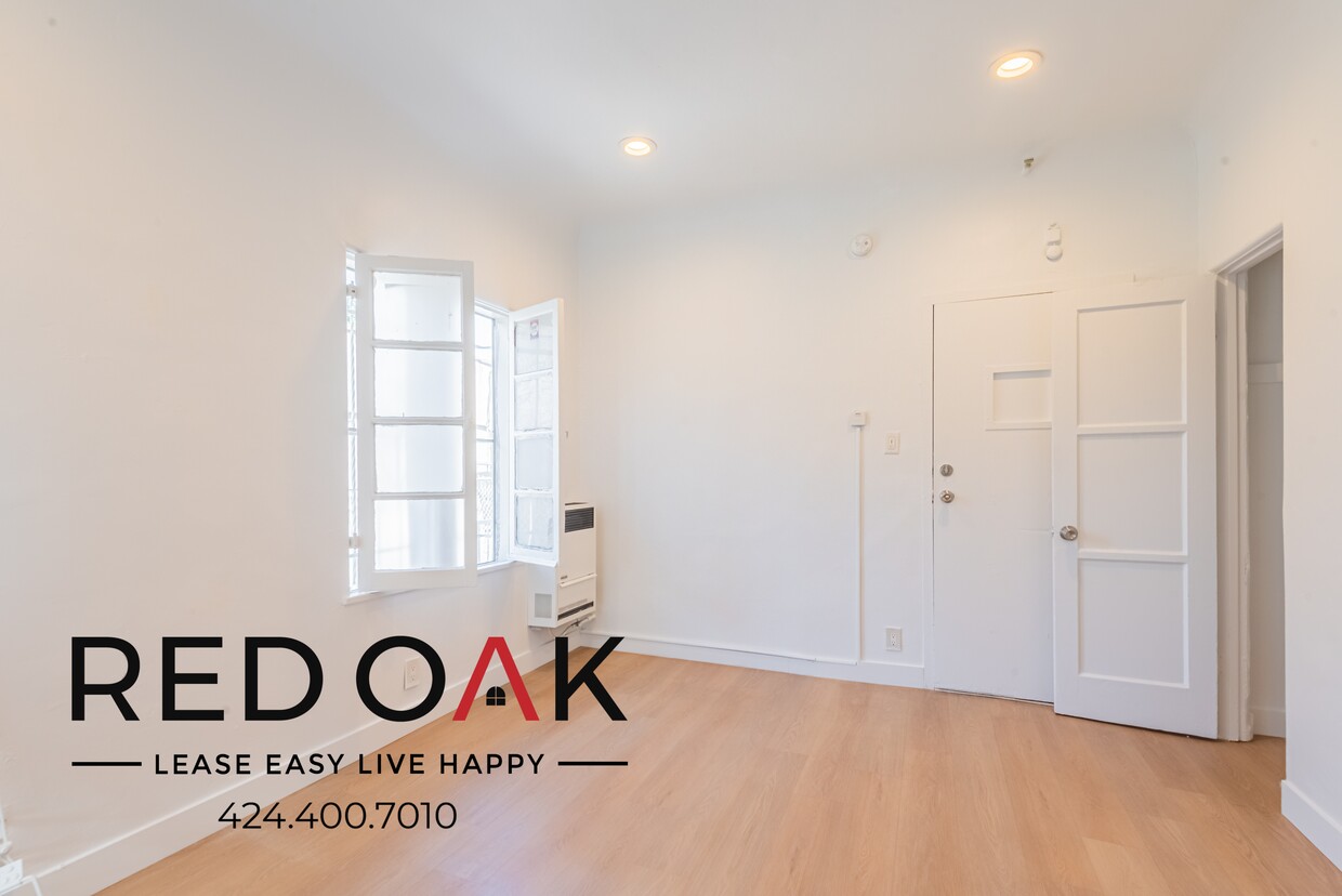 Primary Photo - 706 N St Andrews Pl