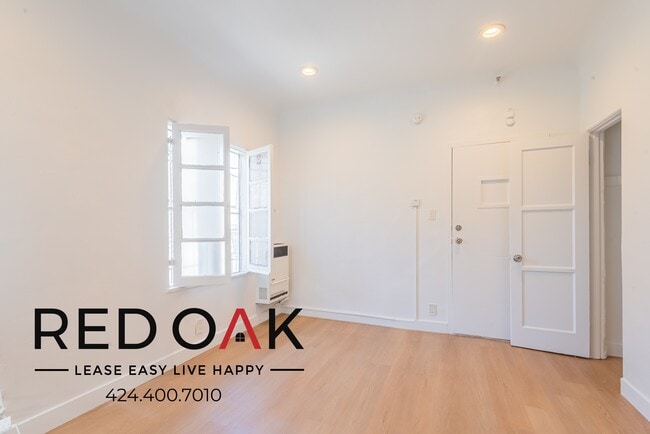 Building Photo - 706 N St Andrews Pl Building Photo - 706 N St Andrews Pl