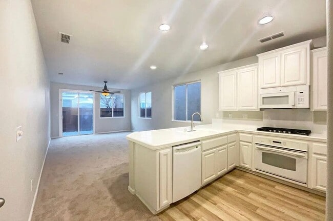 Building Photo - 3039 Torland St