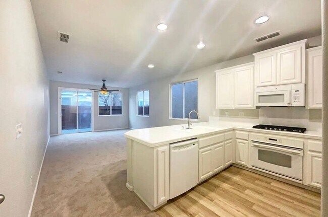 Foto del edificio - 3039 Torland St