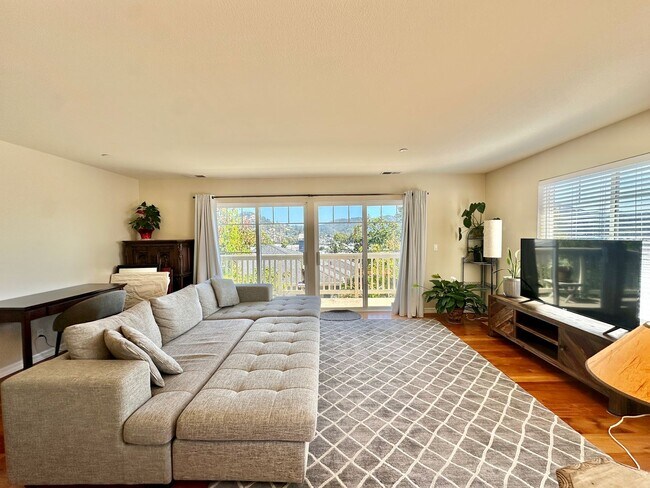 Foto del edificio - San Rafael Hillside Retreat