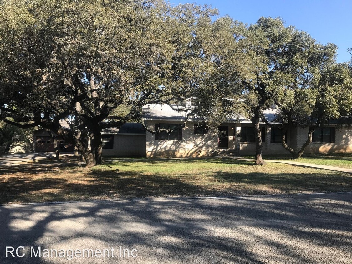 3 br, 2 bath House 2111 Pipestone House Rental in San Antonio, TX