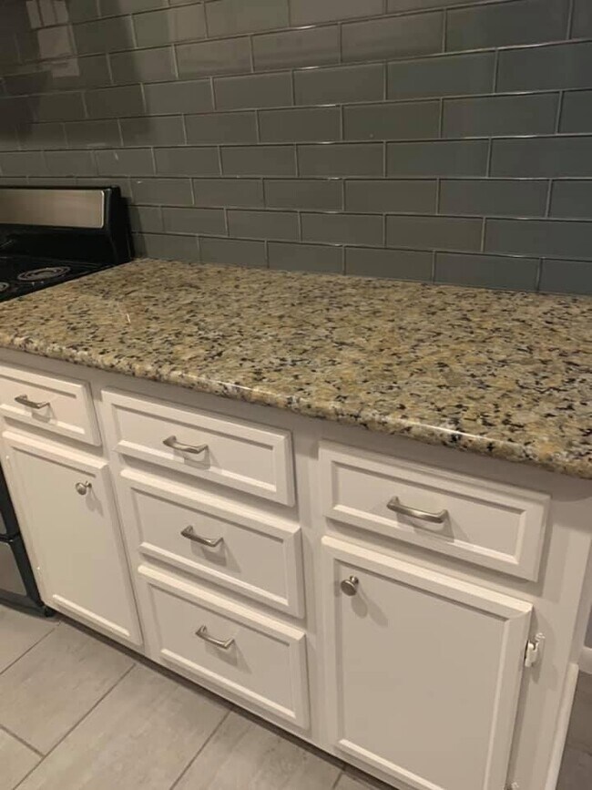 Kitchen - 2700 Bellefontaine St