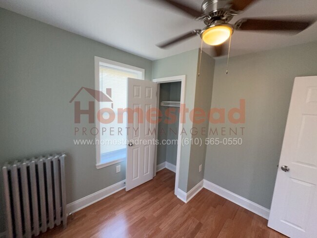 Building Photo - 15 E Elm St