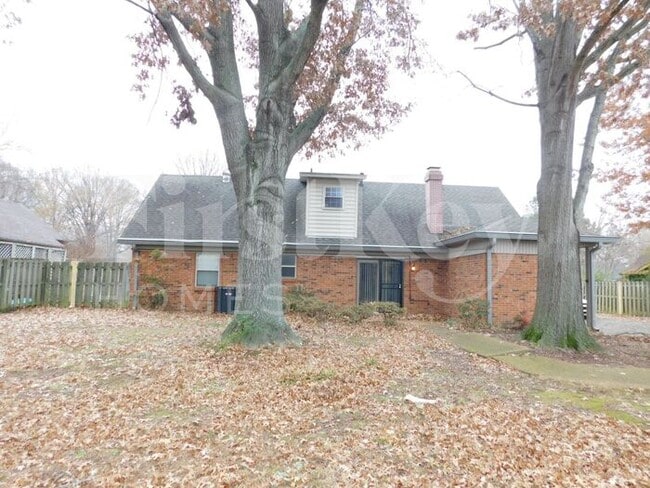 Building Photo - 2493 Tarbet Dr
