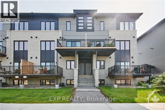 Building Photo - 450 Via Verona Ave