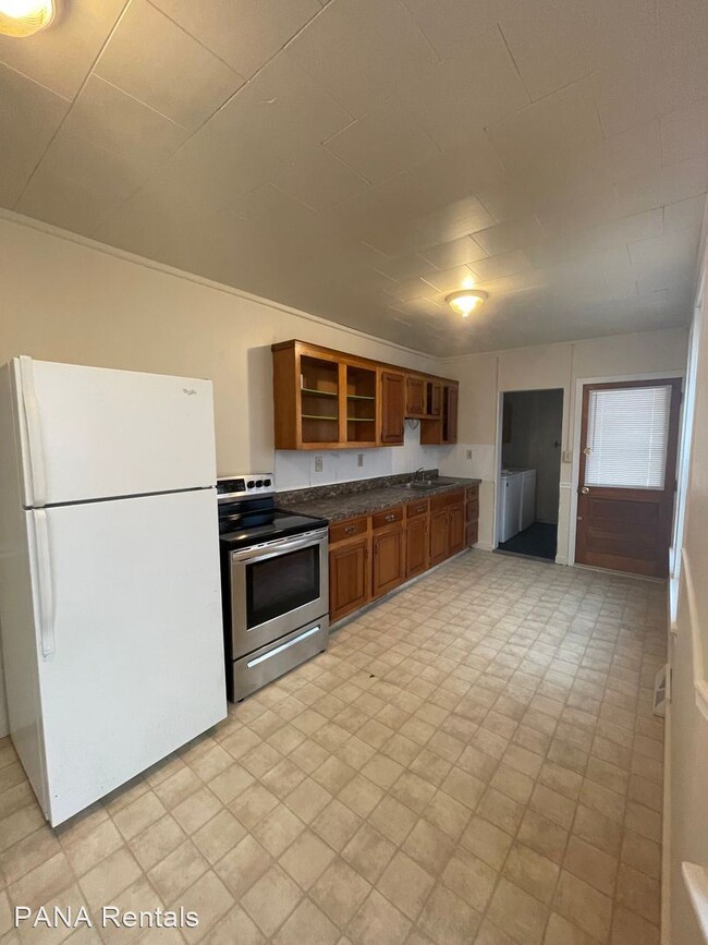 Building Photo - 4 br, 1 bath House - 1024 Church St