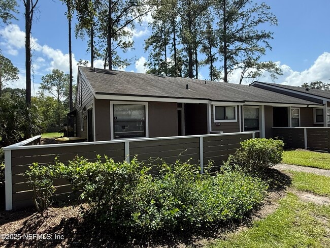 Foto del edificio - 8348 Westover Ct