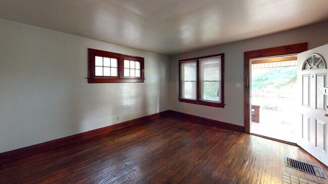 Foto del edificio - 383 E 13th Ave