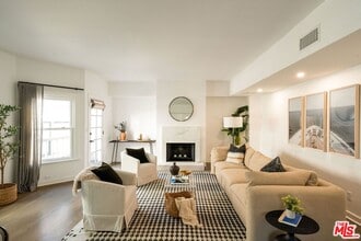 Building Photo - 2622 2nd St