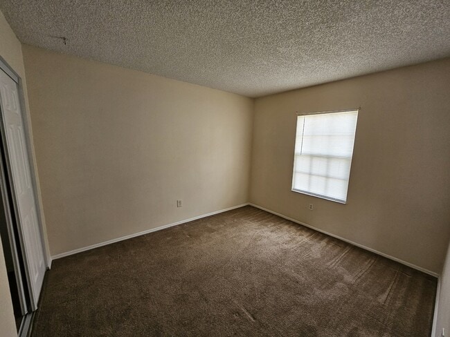 Foto del edificio - 311 Oak Ln Dr