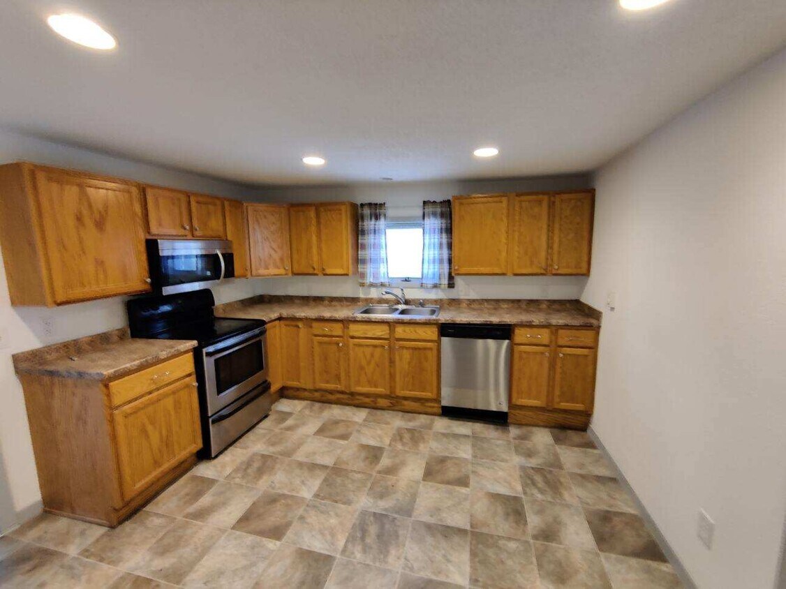 Foto principal - 215 12th Ave N