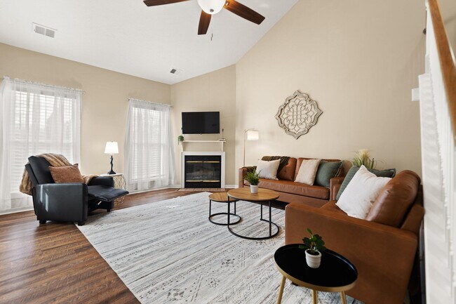 Building Photo - 1409 Pleasant Ridge Dr