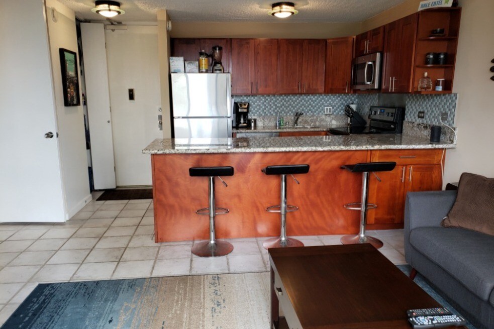 Re-modeled Kitchen with Granite countertops - 411 Hobron Ln