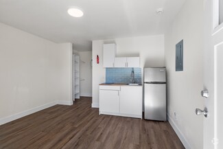Building Photo - 901 N Gaskill St