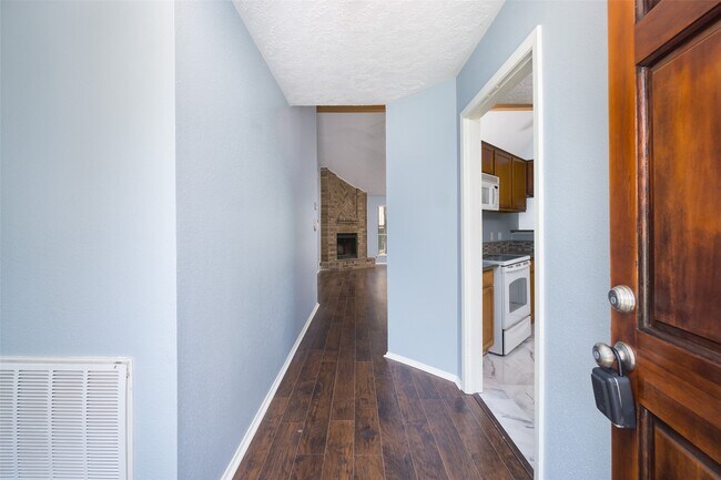 Foto del edificio - 2902 Laurelridge Dr