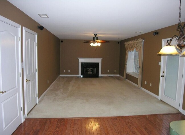 Building Photo - 206 General John Payne Blvd