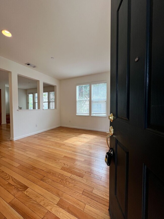 Foto del edificio - South Napa Three Bedroom House