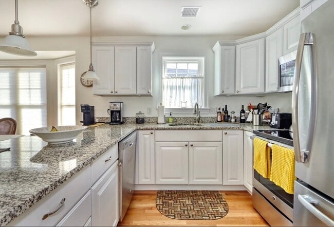 Foto del edificio - 32 Lagrange St