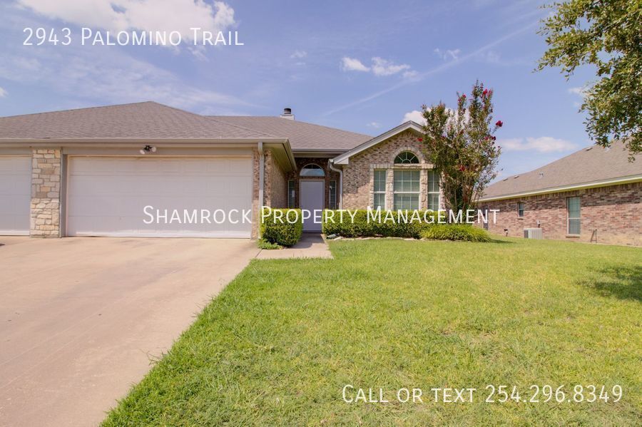 Primary Photo - Duplex in Surrey Ridge!