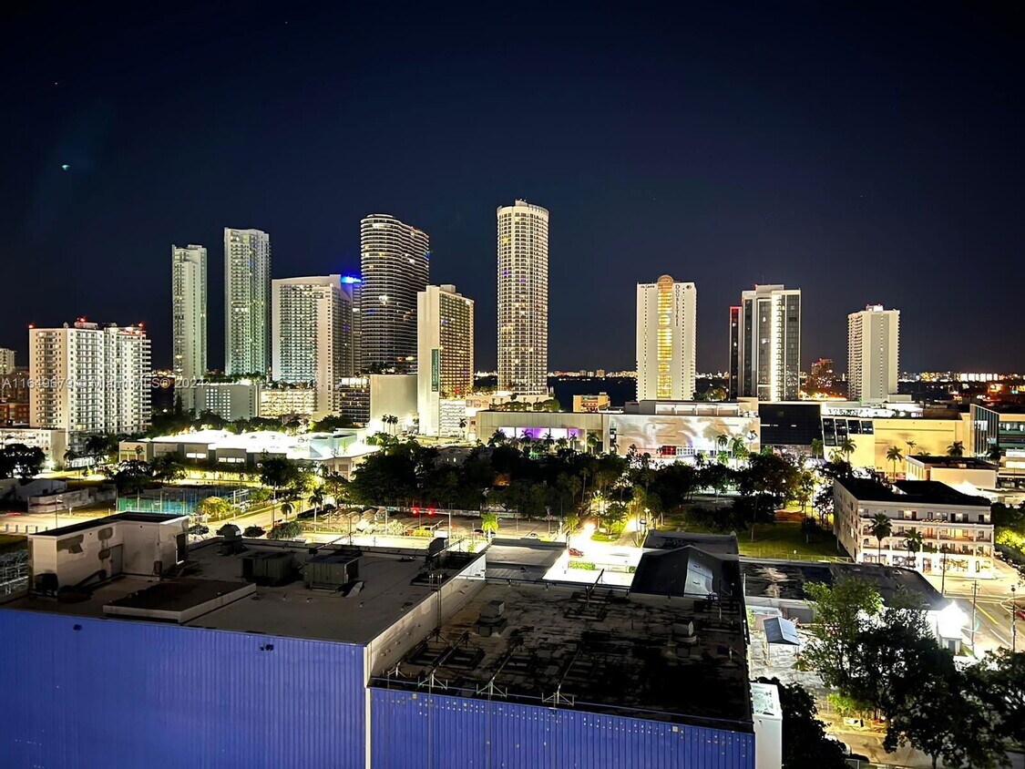 Foto principal - 1600 NE 1st Ave