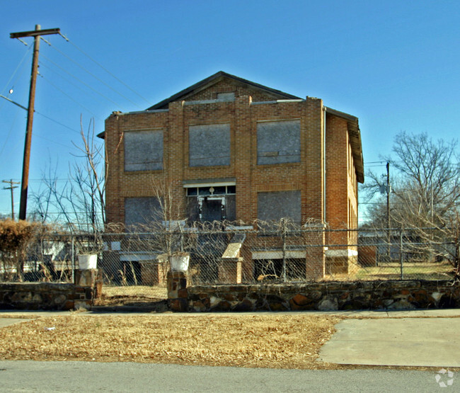 Building Photo - Old Franklin Hospital