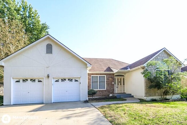 Foto del edificio - 1106 NW Woodlynne Dr, Blue Springs, MO 64015