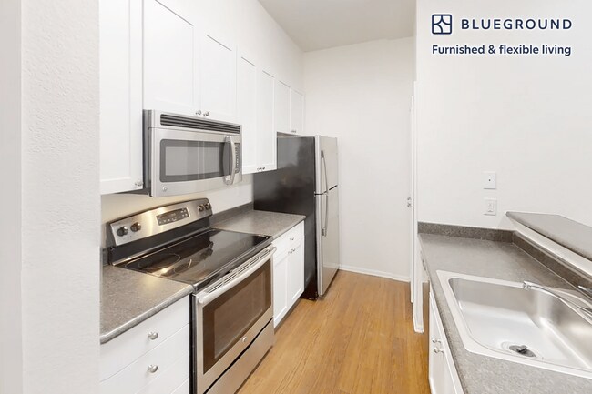 Foto del edificio - 7904 Fall Creek Rd