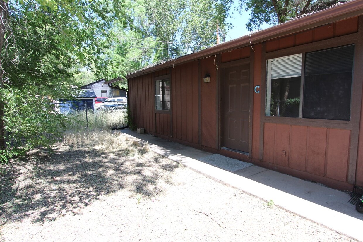 Primary Photo - 1719 N East St