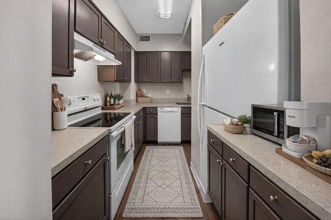 Building Photo - Pooks Hill Tower & Court