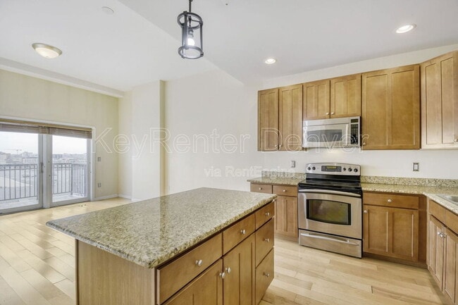 Foto del edificio - 1950 Logan St