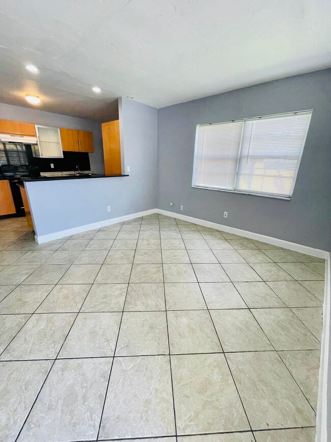 Photo - 996 NW 10th St Townhome