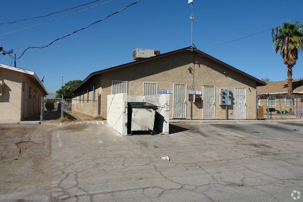 Building Photo - 2244 Lamb Blvd