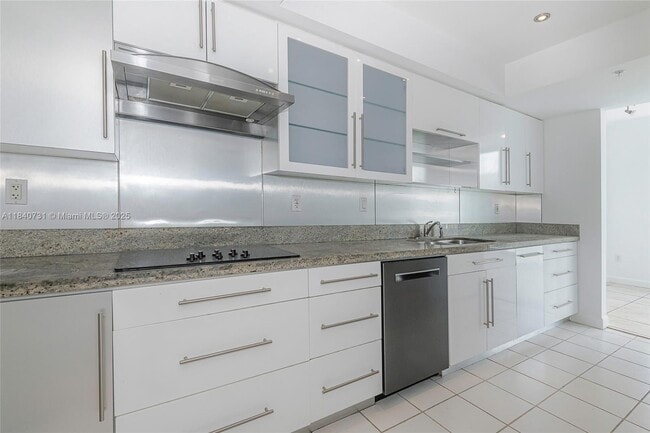 Foto del edificio - 50 Ocean Ln Dr