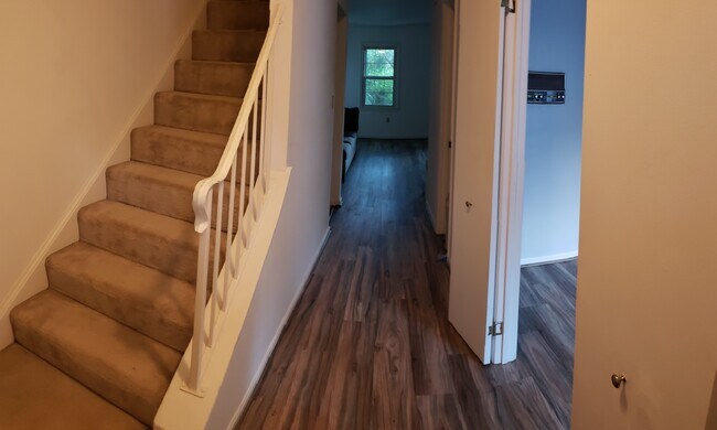 Building Photo - 4572 Airlie Way