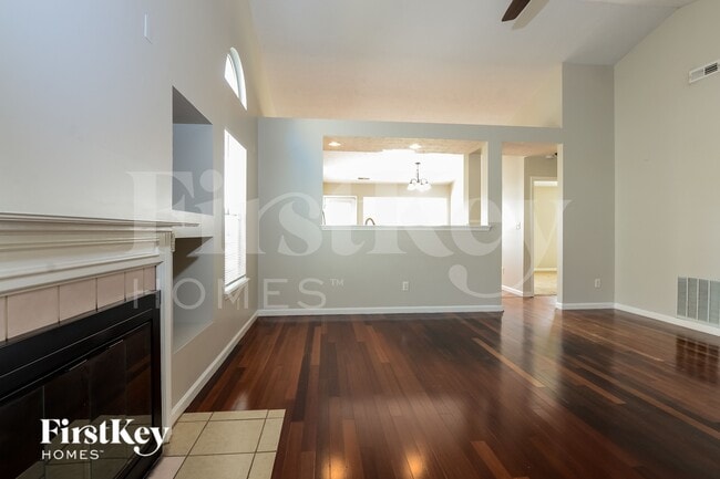 Foto del edificio - 3107 Crestwell Dr