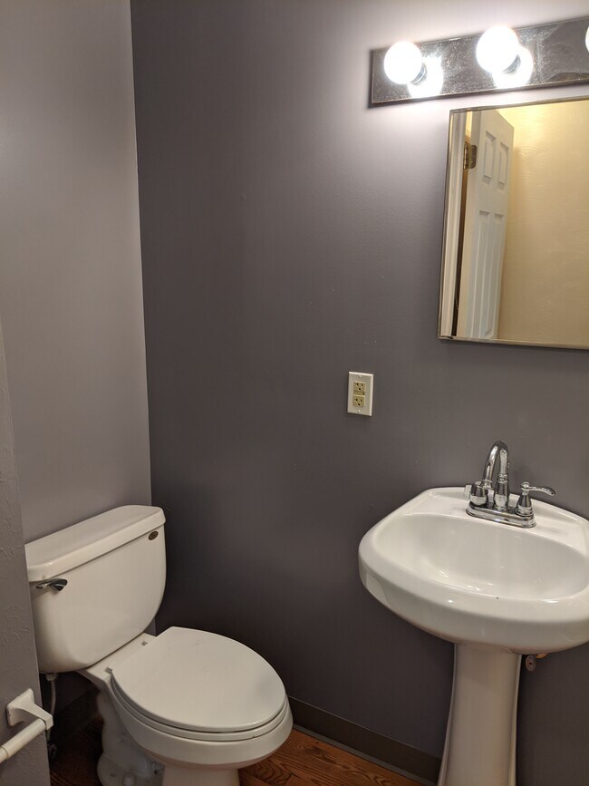 baño - 3153 Brackenridge St