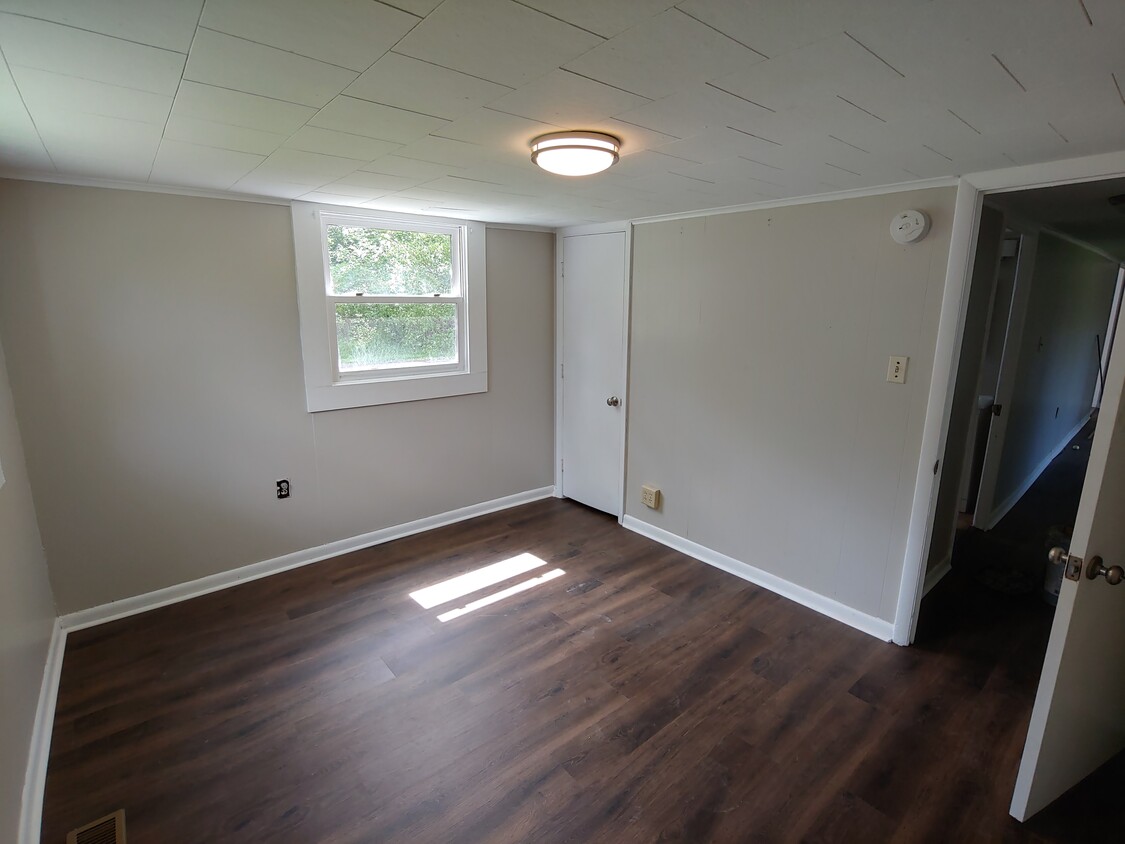 Building Photo - 73 Pomeroy Rd
