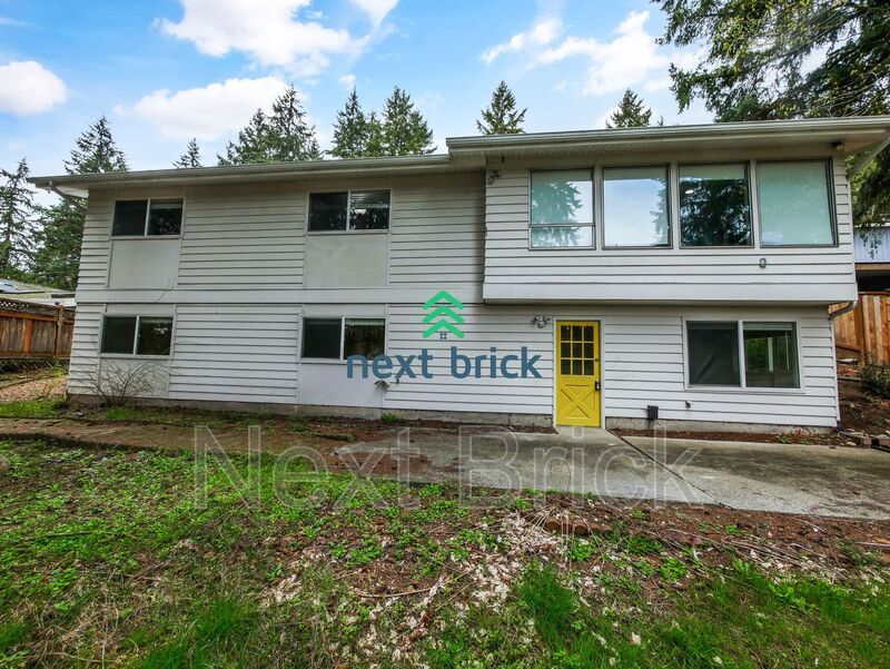 120 128th Ave SE Unit B, Bellevue, WA 98005 Condo for Rent in