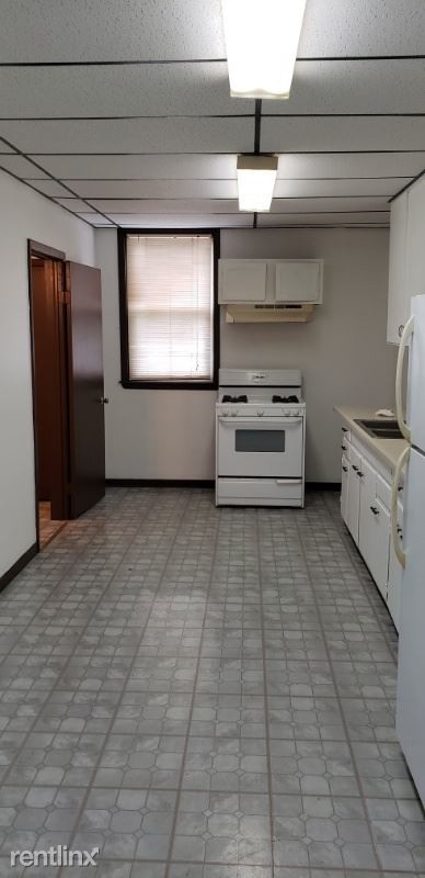 Building Photo - 330 W Highland Ave