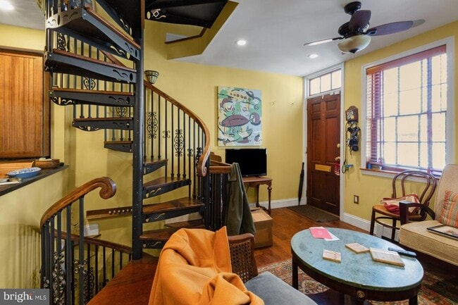 Building Photo - 928 Irving St