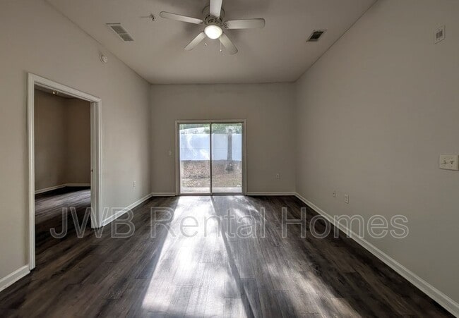 Building Photo - 5051 Playpen Dr
