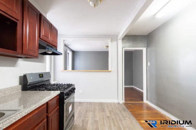 Building Photo - 354 Bergen Ave