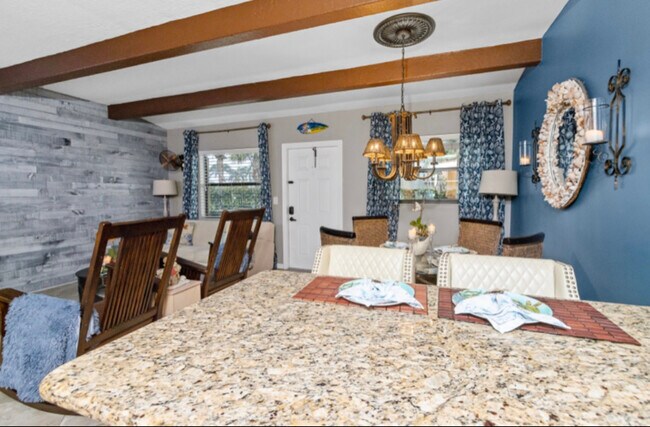 Foto del edificio - 715 S Ocean Dr