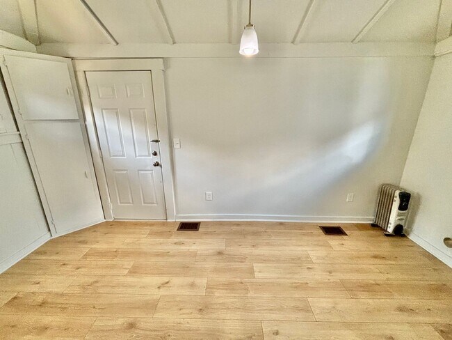Foto del edificio - Churchill Downs Area - 1 bedroom shotgun house, pets okay!