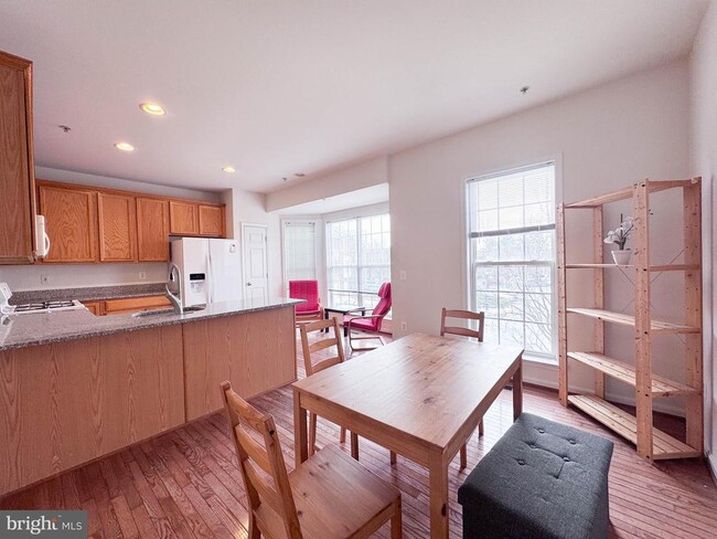 Building Photo - 1682 White Oak Vista Dr