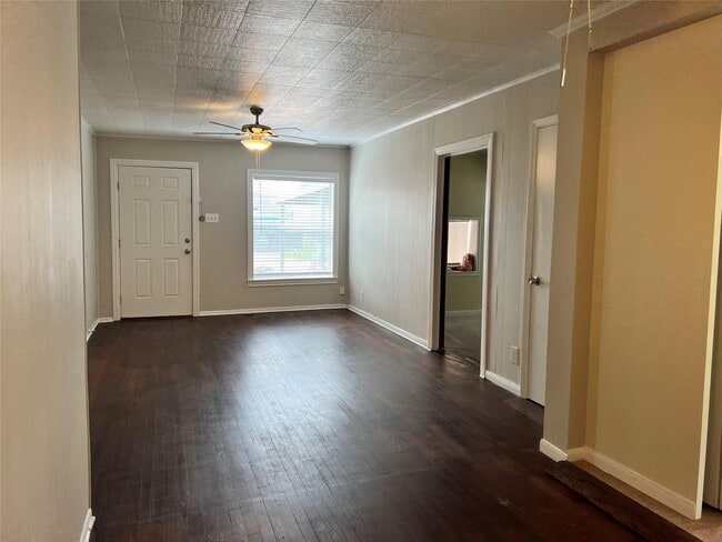 Foto del edificio - 7607 Hemlock St