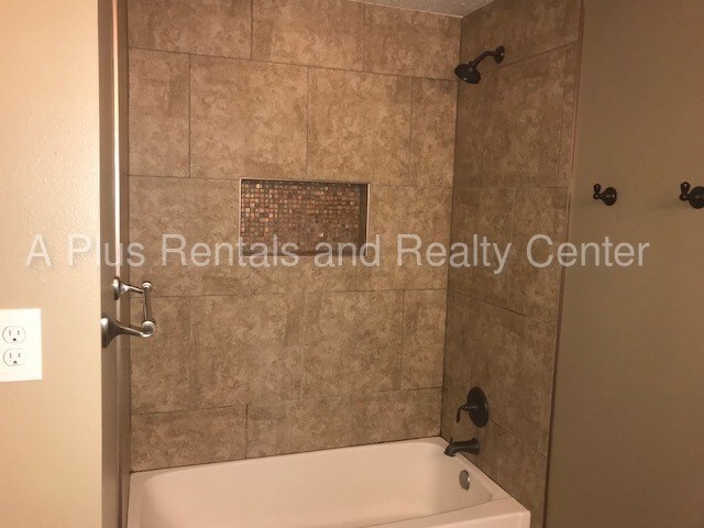 Foto del edificio - 3 BD Twin Home for rent south side